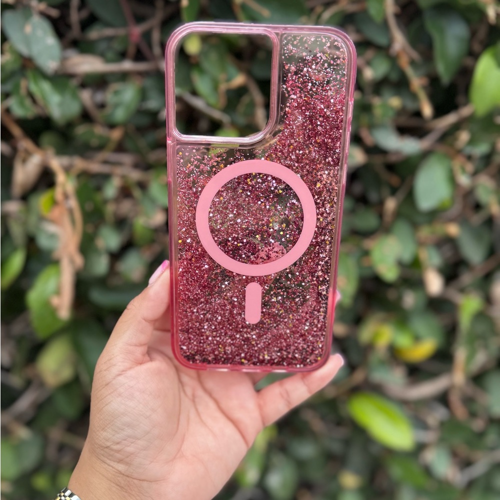 ❌SOLD❌Luxylemon Pink Glitter MagSafe case
